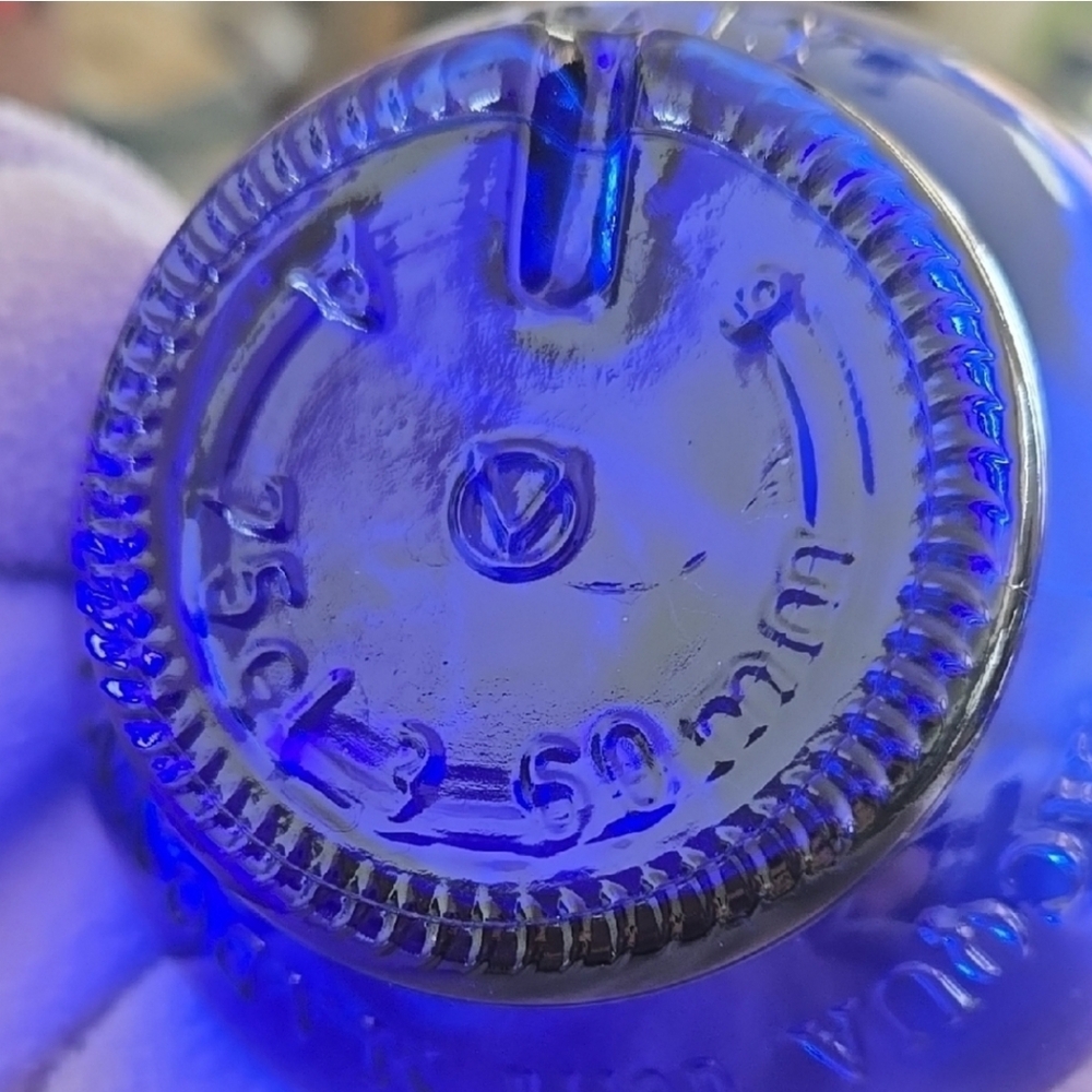 Elegant Blue Cobalt Glass Vase - Picture 3 of 8